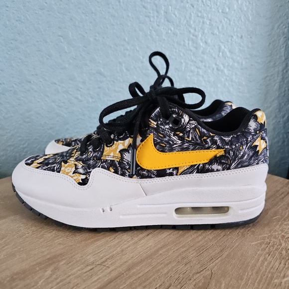 Nike | Air Max 1 Tropical Floral Sneakers - Picture 2 of 10